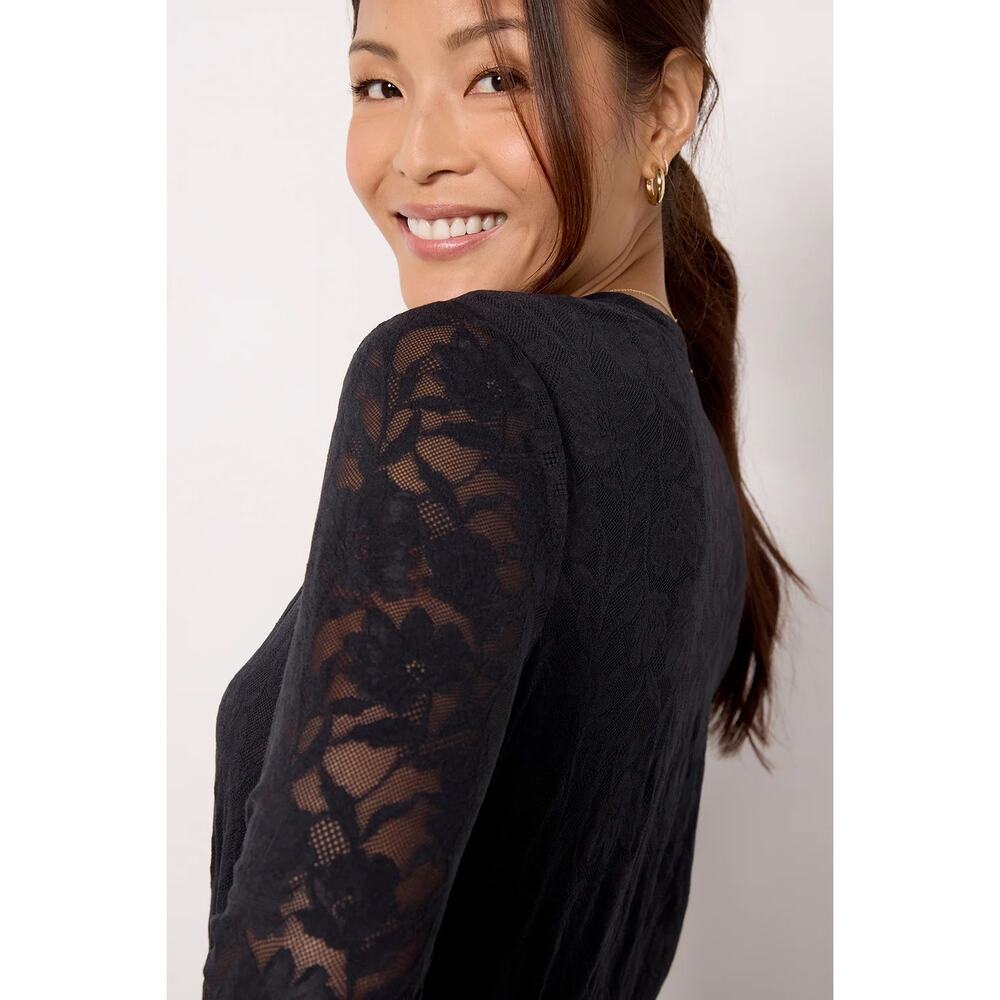 NWT Evereve Ezra Black Lace Top Tee M